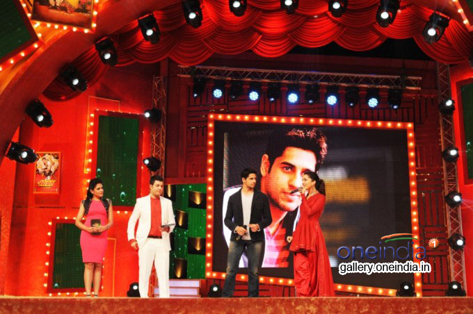 EK Villain Promotion at Life ok Awards