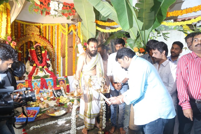Kamar Kattu Movie Pooja