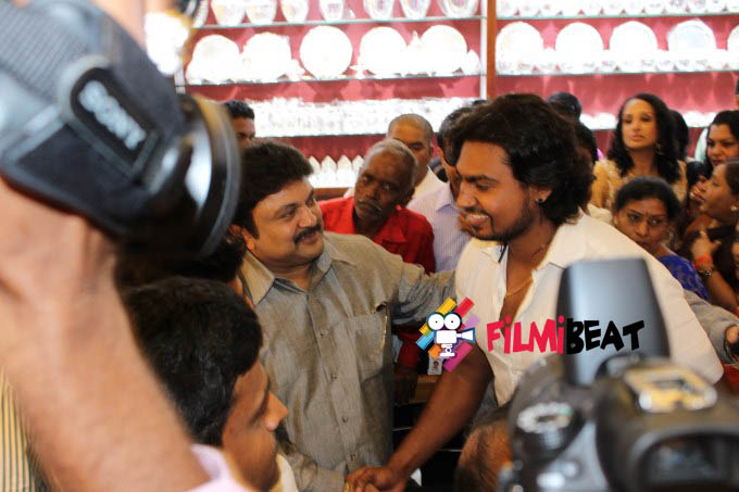 Actors Shivarajkumar and Prabhu Inaugurate Kalyan Jewellers - Jayanagar Bangalore