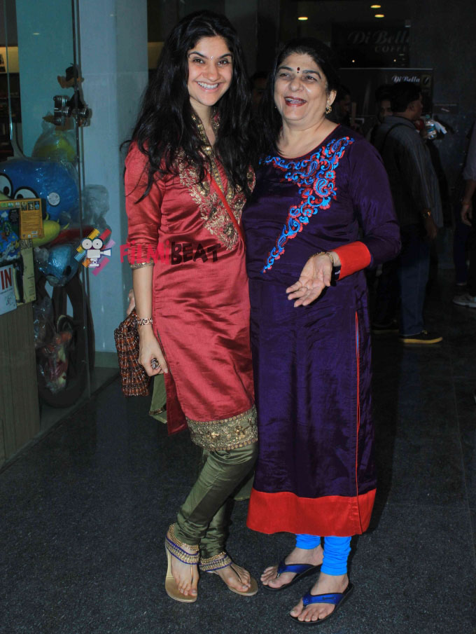 Karisma Kapoor Launches Tamanna C's Book 'The Way Ahead'