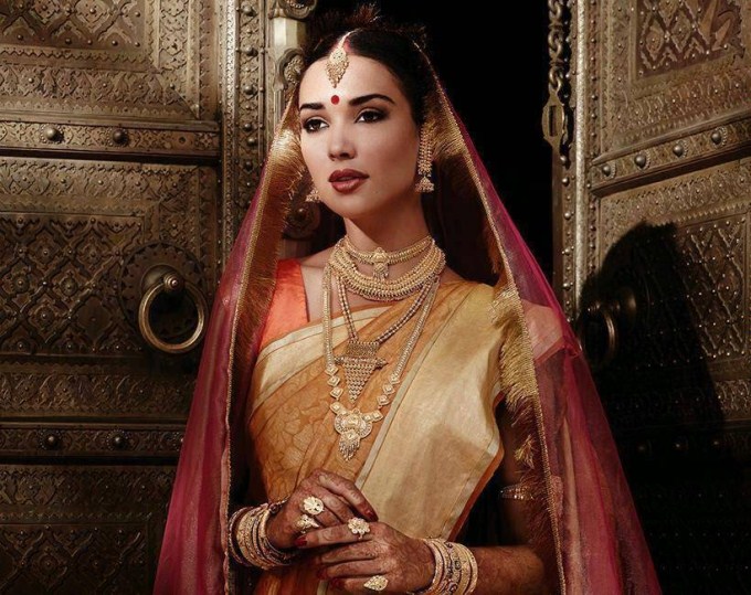Amy Jackson Photoshoot in Bridal Saree