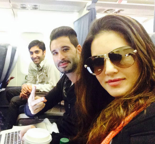 Sunny Leone Romantic Holiday In Mexico