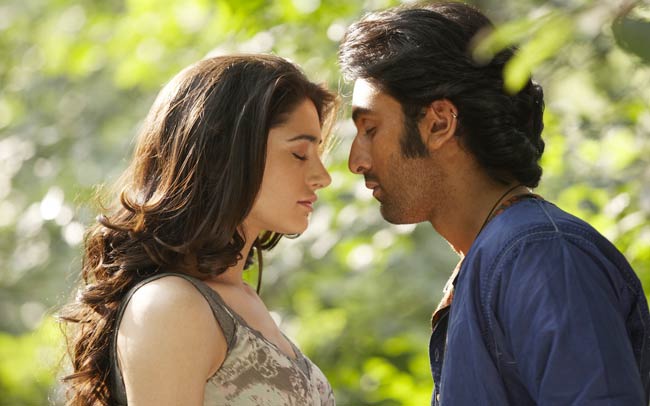 Valentine's Day Special : Romantic On Screen Bollywood Couples