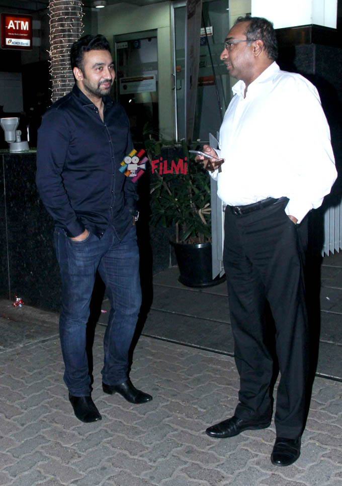 Shilpa Shetty & Ameesha Patel Snapped At Hakkasan, Mumbai