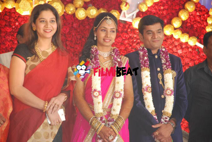S.Narayan's Daughter Vidyasri & Srinivas Wedding Reception - Filmibeat