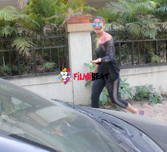 Alia Bhatt and Sidharth Malhotra Celebrate Holi 2015