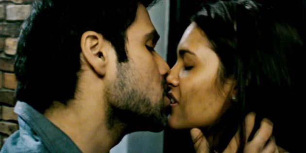 Emraan Hashmi Sensational Kissing Scenes