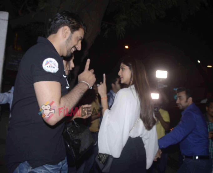 Shilpa Shetty & Raj Kundra Snapped At NIDO Restaurant Bandra