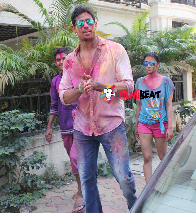 Alia Bhatt and Sidharth Malhotra Celebrate Holi 2015