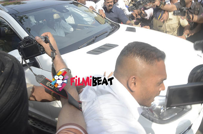 Salman Khan Live Verdict Pictures