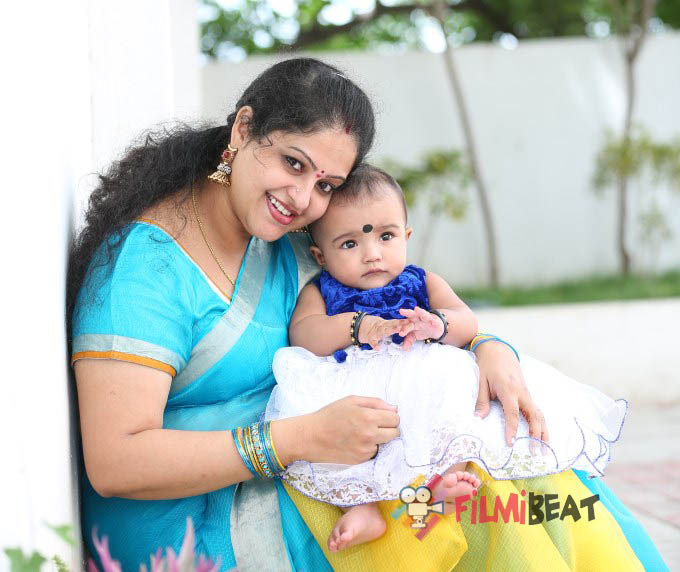 Actress Raasi With Her Daughter Rithima