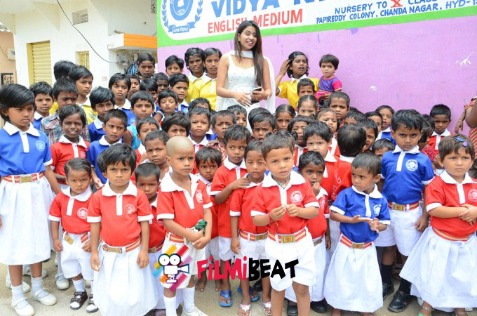 Manali Rathod celebrates Her Birthday With Orphanage Students