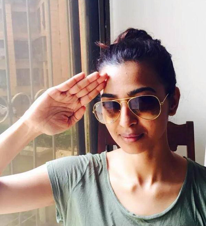 Celebs Salute Selfie For Independence Day