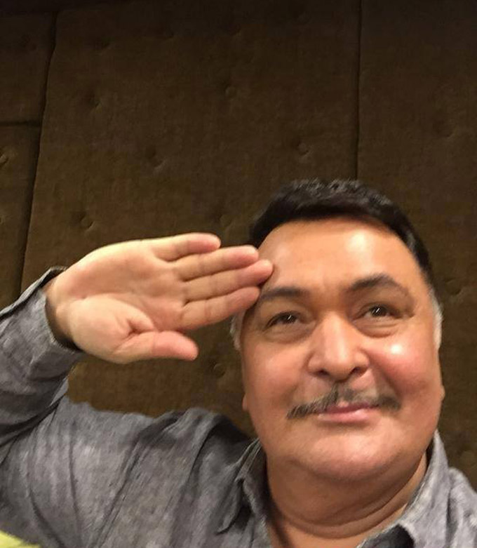 Celebs Salute Selfie For Independence Day