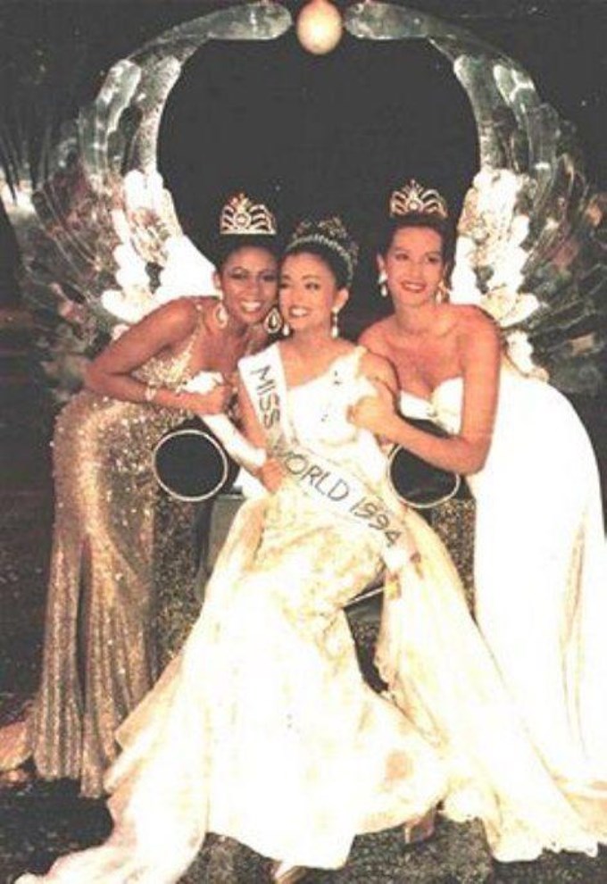 Rare And Unseen Pics Of Aishwarya Rai Bachchan With Family