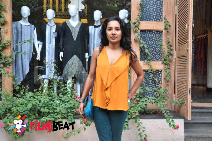 Tanishtha Chatterjee Visit Anita Dongre's Store