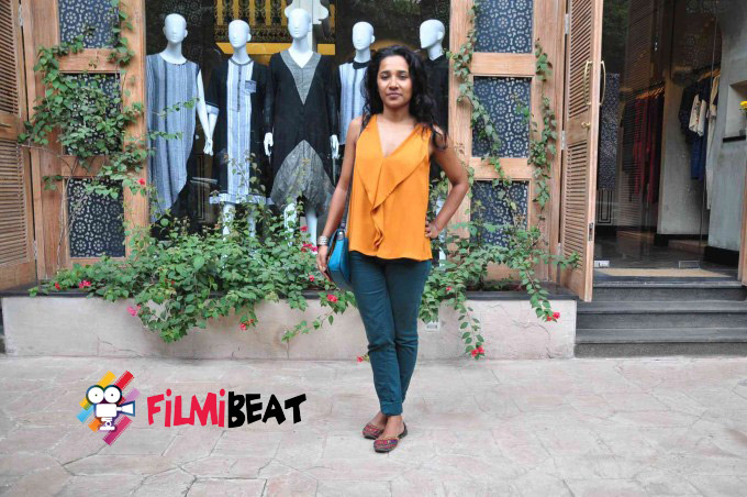 Tanishtha Chatterjee Visit Anita Dongre's Store