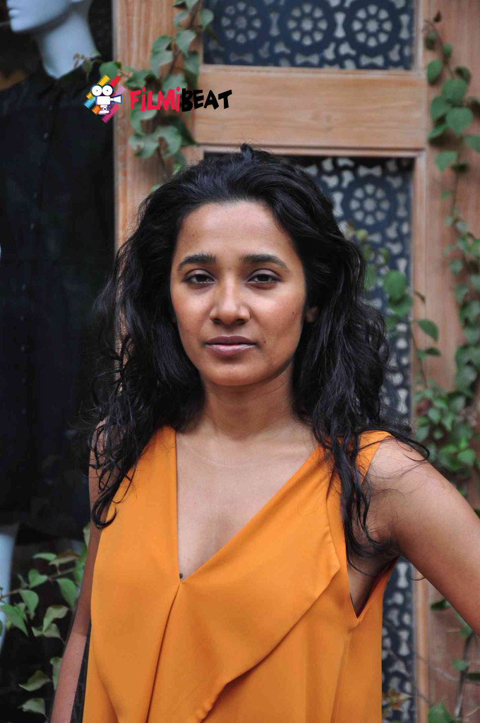 Tanishtha Chatterjee Visit Anita Dongre's Store