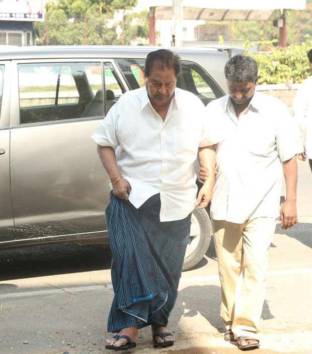 Chiranjeevi Pay Homage To Mada Venkateswara Rao