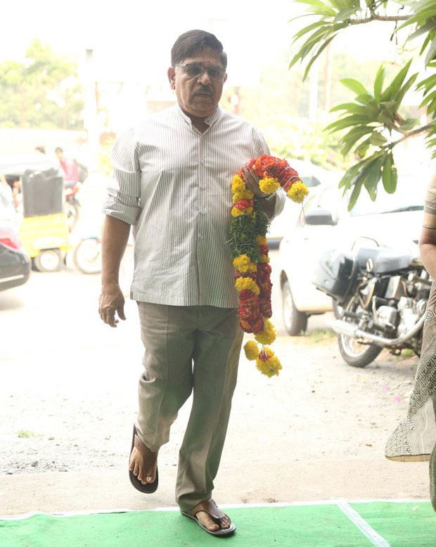 Chiranjeevi Pay Homage To Mada Venkateswara Rao