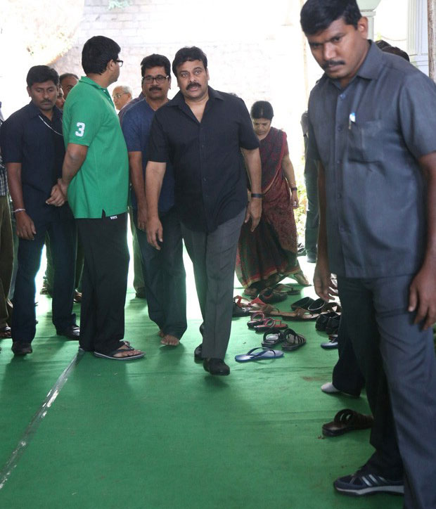 Chiranjeevi Pay Homage To Mada Venkateswara Rao