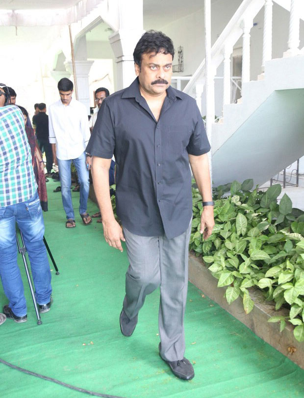 Chiranjeevi Pay Homage To Mada Venkateswara Rao