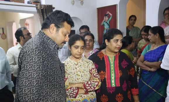 Chiranjeevi Pay Homage To Mada Venkateswara Rao