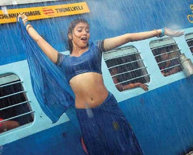 Rainy Photos Of Tamil Actress