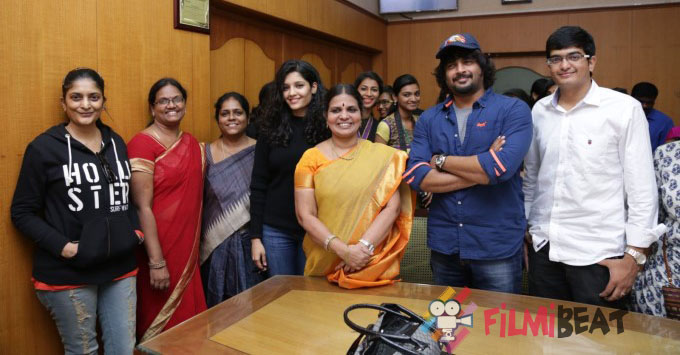 Irudhi Suttru Team At Ethiraj College For Irudhi Suttru Promotions