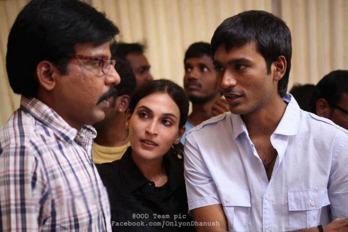 Rare And Unseen Pics Of Dhanush With His Family