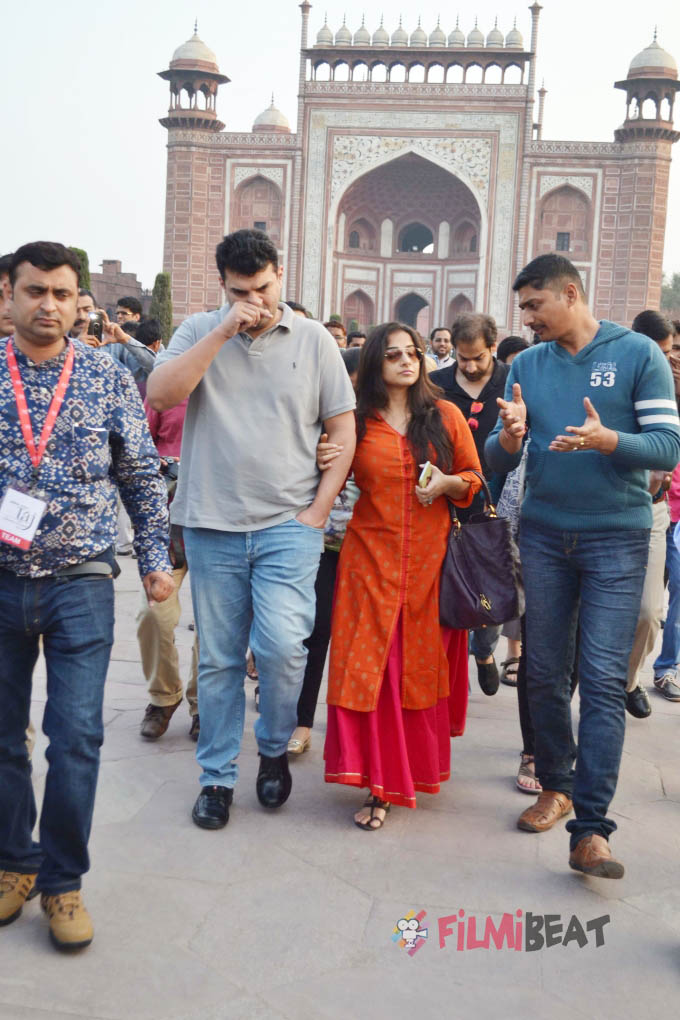 Vidya Balan Visit Taj Mahal With Her Husband Siddharth Roy Kapur