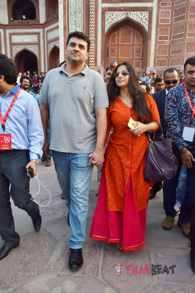 Vidya Balan Visit Taj Mahal With Her Husband Siddharth Roy Kapur
