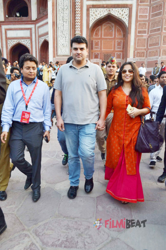 Vidya Balan Visit Taj Mahal With Her Husband Siddharth Roy Kapur