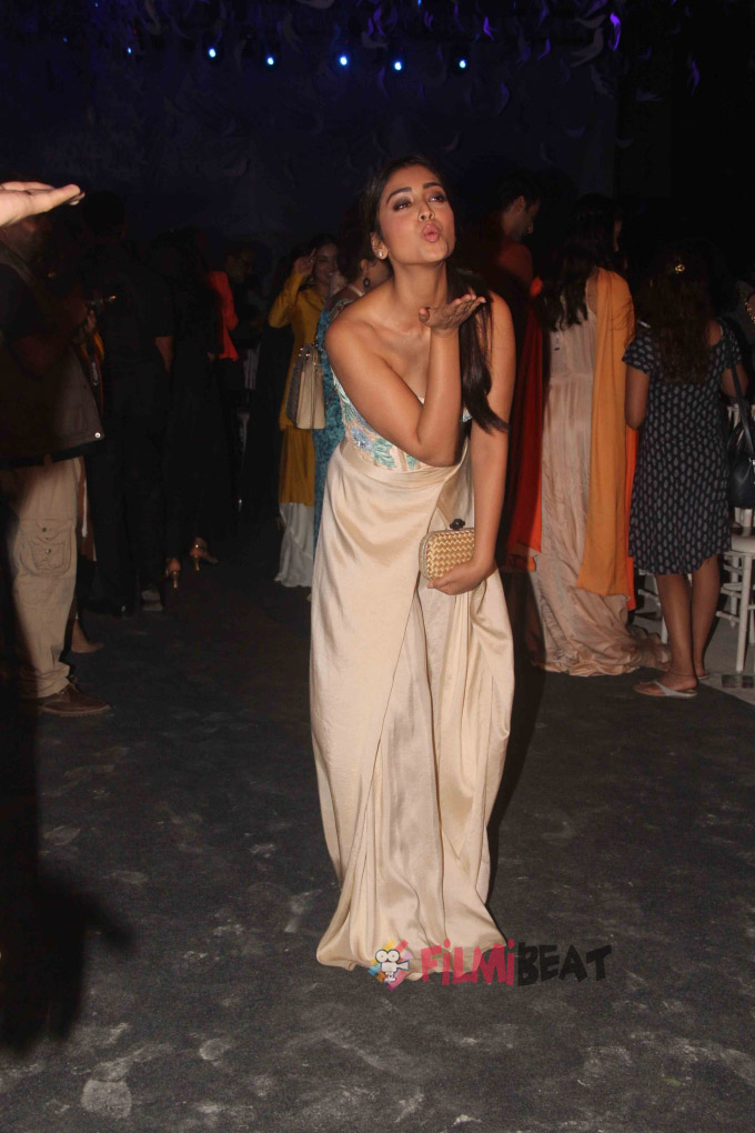 Shriya Saran At Lakme Fashion Week 2016