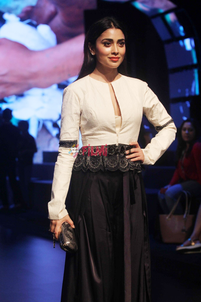 Shriya Saran At Lakme Fashion Week 2016