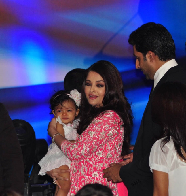 Adorable Photos Of Aishwarya Rai Bachchan With Her Daughter Aaradhya