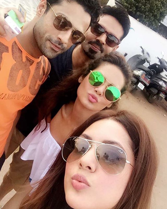 Esha Gupta Enjoying In Goa With Her Friends