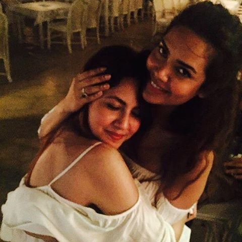 Esha Gupta Enjoying In Goa With Her Friends