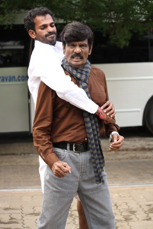 Enakku Veru Engum Kilaigal Kidaiyathu