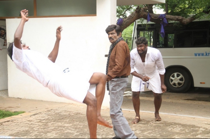 Enakku Veru Engum Kilaigal Kidaiyathu
