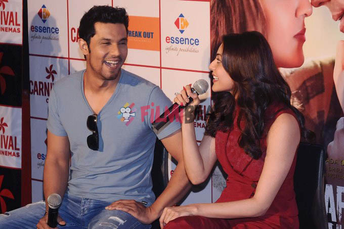Randeep Hooda And Kajal Aggarwal Promote Do Lafzon Ki Kahani At New Delhi