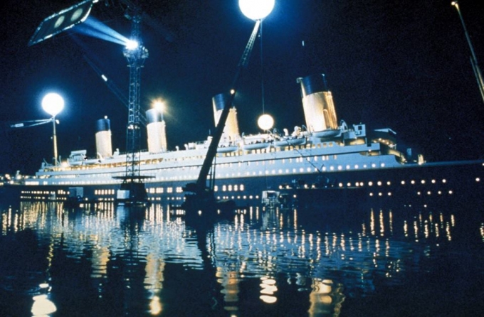 Rare Photos Of Titanic Movie Behind the Scenes