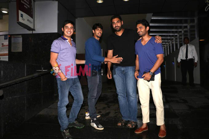Sidharth Malhotra Spotted With Friends At Hakkasan Restaurant Bandra