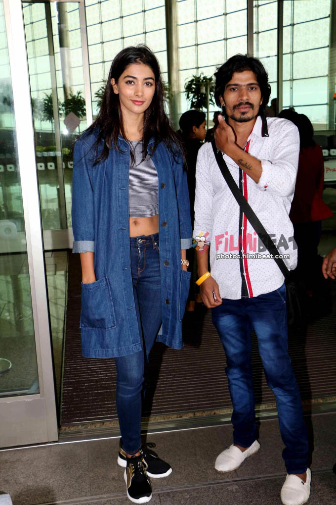 Hrithik Roshan & Pooja Hegde Snapped At Airport Leaving Mohenjo Daro Movie Promotion In Delhi