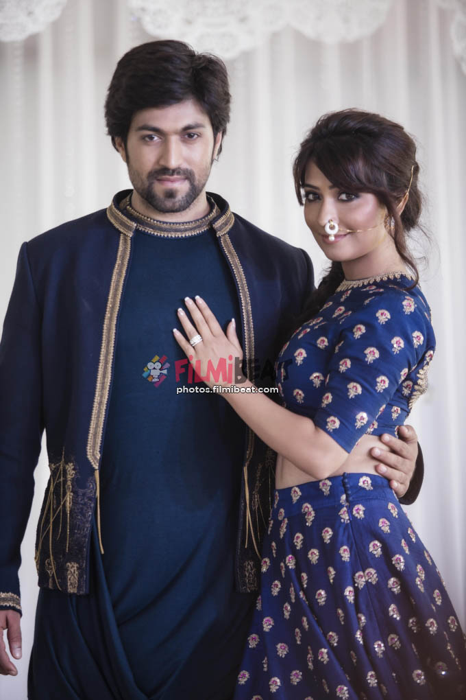 sachin and babi light blue dress Cotton Blend Vesti Shirt & Semi Silk Embossed Saree Combo
