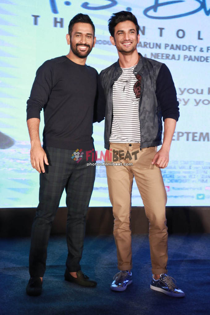 MS Dhoni And Sushant Singh Rajput Press Meet In New Delhi For MS Dhoni Movie