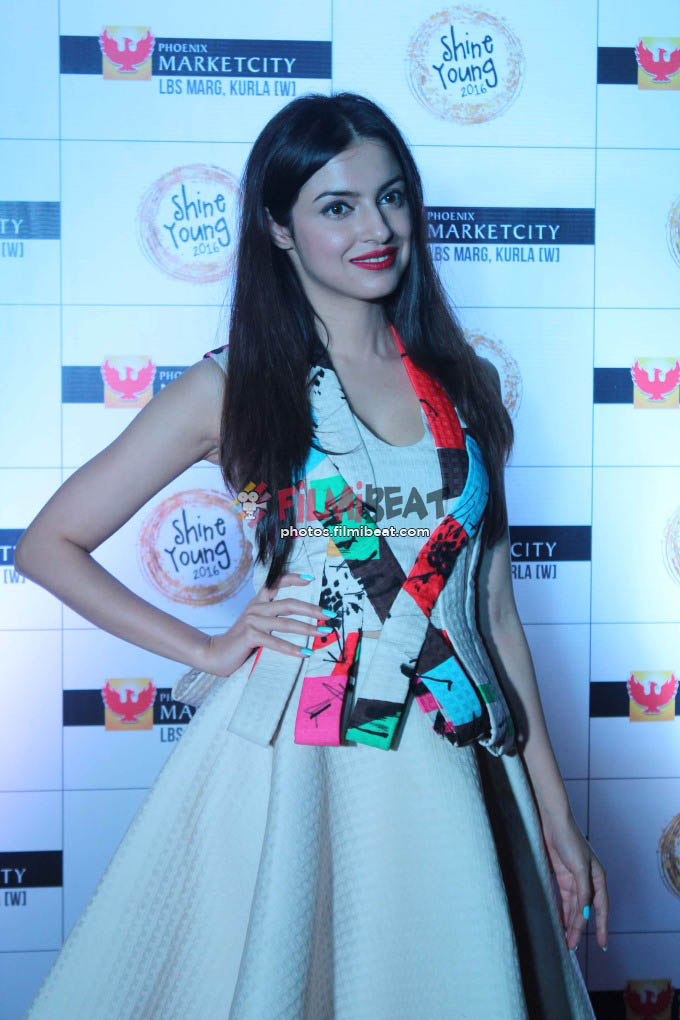 Divya Khosla Kumar Launches Shine Young 2016