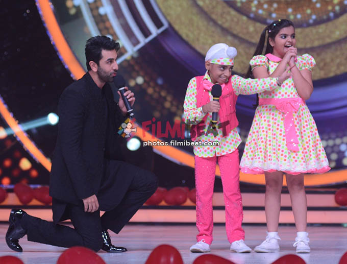 Ranbir Kapoor Promotes Ae Dil Hai Mushkil On The Set Of Jhalak Dikhhla Jaa