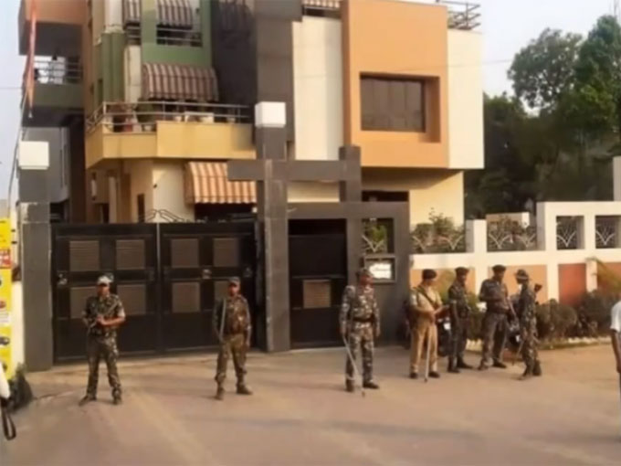 Reel Vs Real Life of MS Dhoni Family