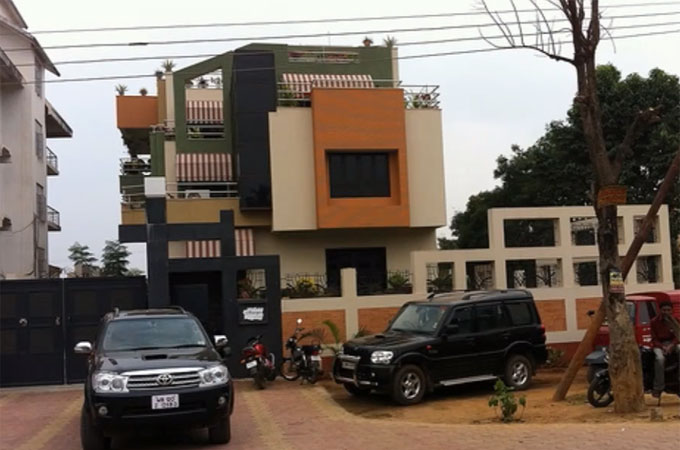 Reel Vs Real Life of MS Dhoni Family